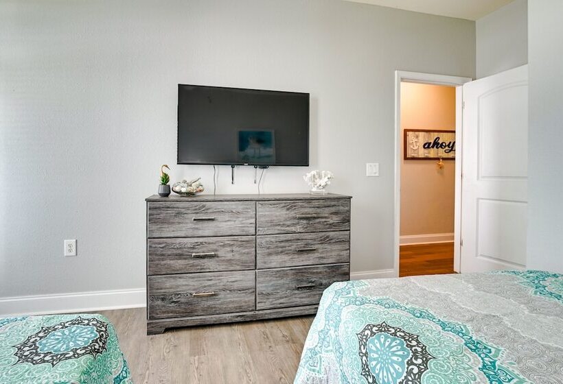 Luxury Home W/ Ocean View, Private Pool, & Hot Tub