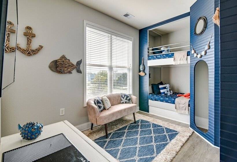 Luxury Home W/ Ocean View, Private Pool, & Hot Tub