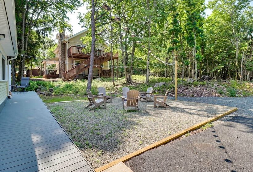 Blakeslee Home W/ Private Hot Tub, 5 Mi To Skiing!