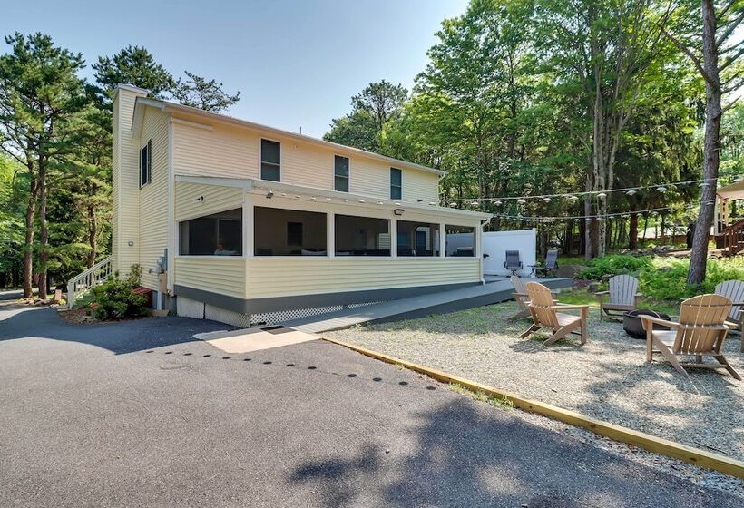 Blakeslee Home W/ Private Hot Tub, 5 Mi To Skiing!