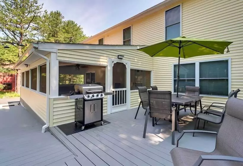 Blakeslee Home W/ Private Hot Tub, 5 Mi To Skiing!