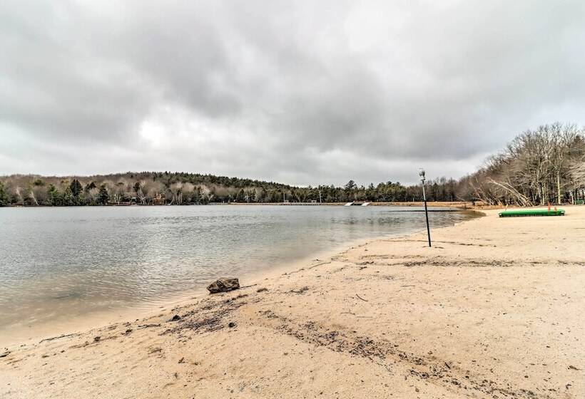 Blakeslee Home W/ Private Hot Tub, 5 Mi To Skiing!