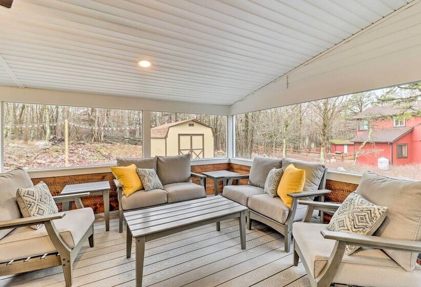 Blakeslee Home W/ Private Hot Tub, 5 Mi To Skiing!