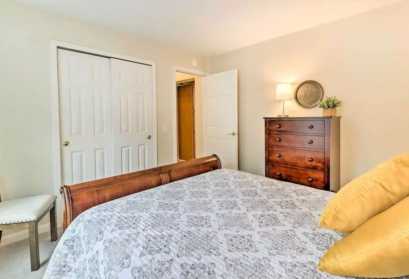 Blakeslee Home W/ Private Hot Tub, 5 Mi To Skiing!