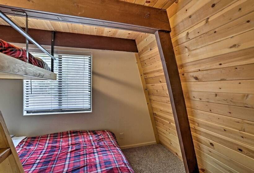 Chester Cabin W/ Deck   Walk To Lake + Golfing!