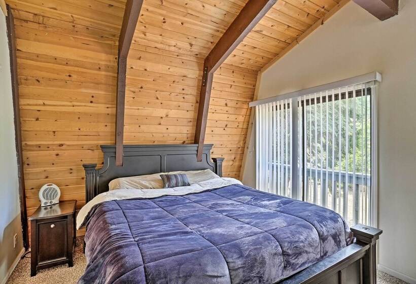 Chester Cabin W/ Deck   Walk To Lake + Golfing!