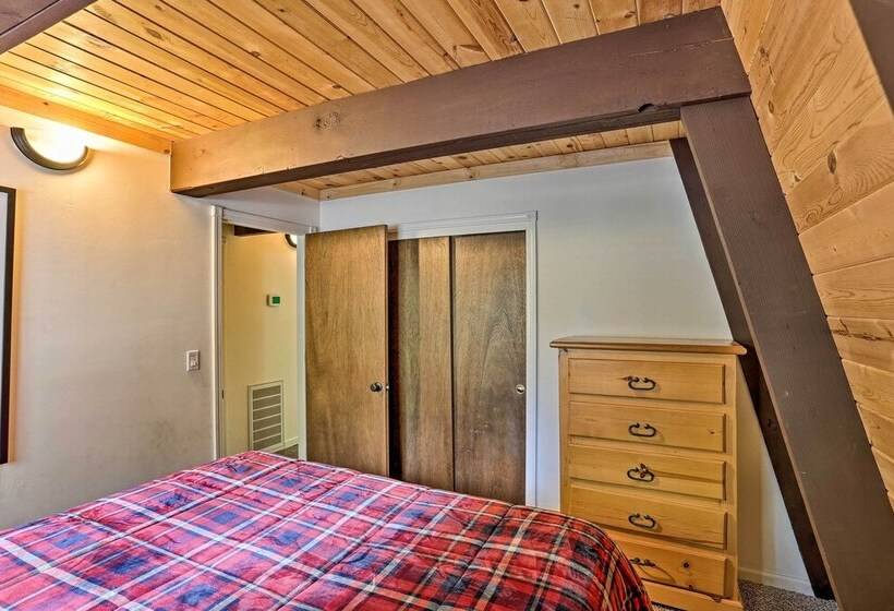 Chester Cabin W/ Deck   Walk To Lake + Golfing!