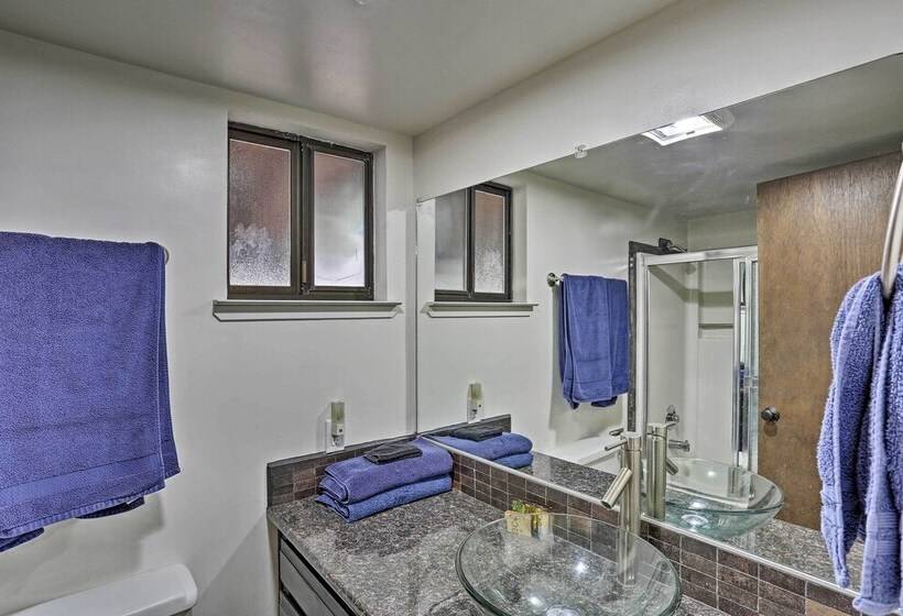 Chester Cabin W/ Deck   Walk To Lake + Golfing!