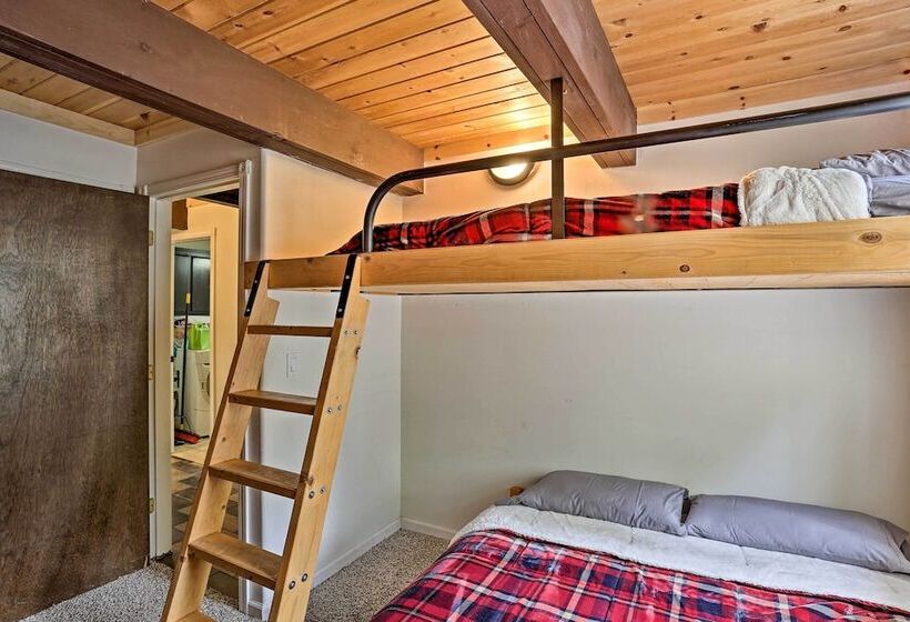 Chester Cabin W/ Deck   Walk To Lake + Golfing!