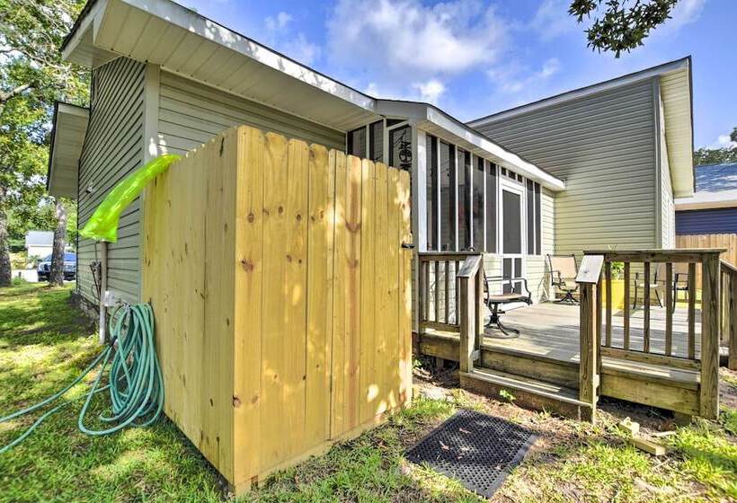 Oak Island Cottage: Minutes To Long Beach!