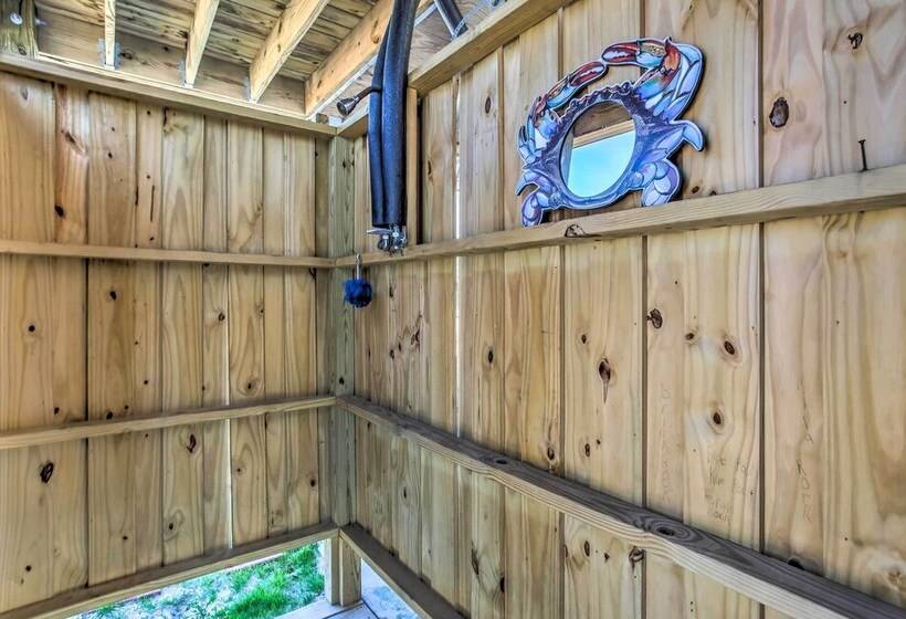 Ocean Isle Beach Escape   Centrally Located!