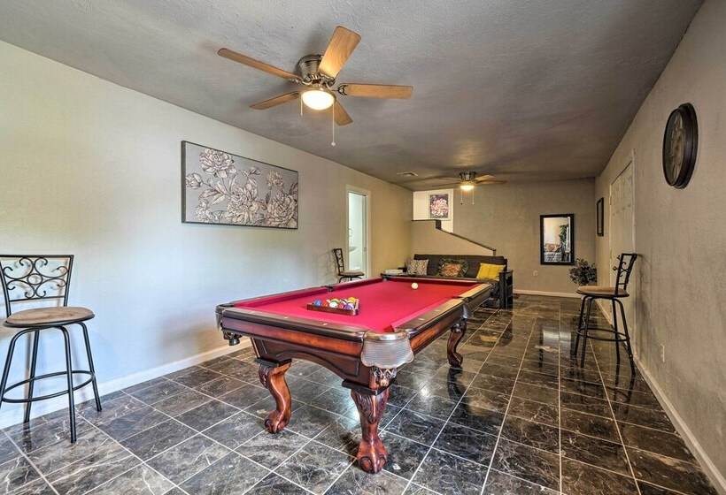 Okc Home W/ Fenced In Backyard & Pool Table