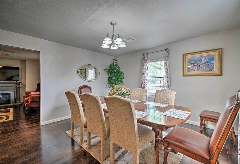 Okc Home W/ Fenced In Backyard & Pool Table