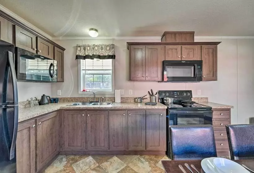 Pet Friendly Cassolopis Escape, Near Lake!