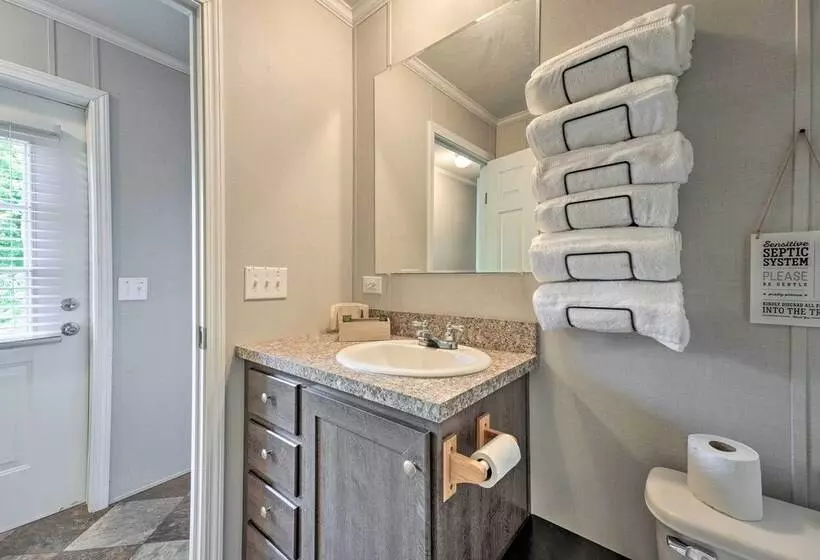 Pet Friendly Cassolopis Escape, Near Lake!