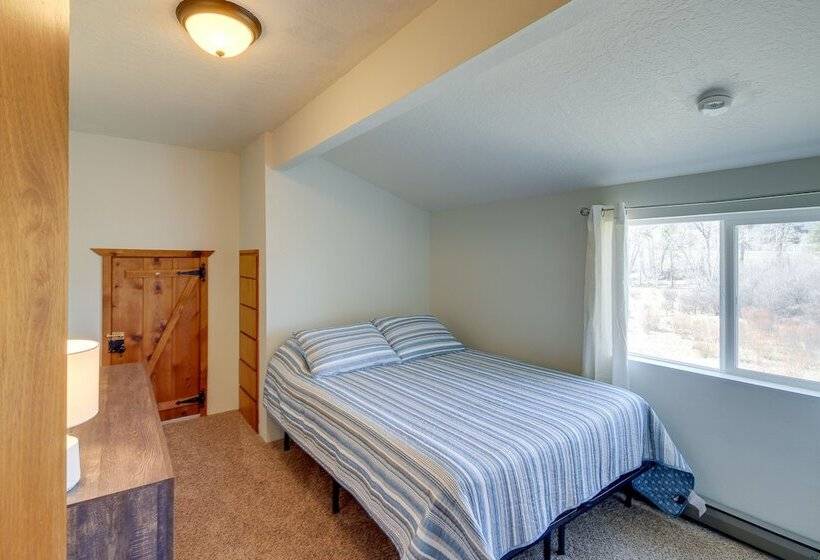 Pet Friendly Victor Home W/ Fire Pit & Large Yard!