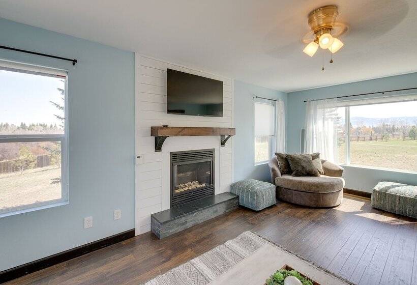 Pet Friendly Victor Home W/ Fire Pit & Large Yard!