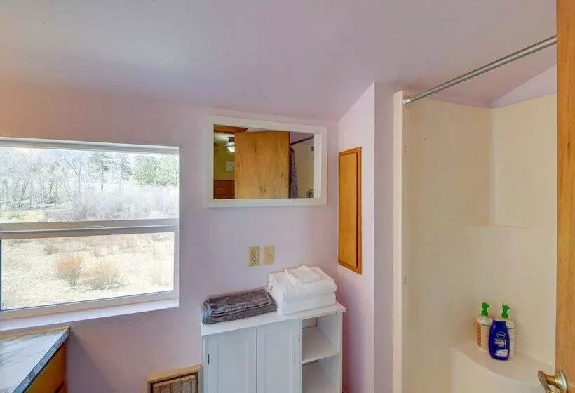 Pet Friendly Victor Home W/ Fire Pit & Large Yard!