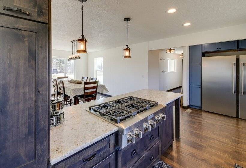 Pet Friendly Victor Home W/ Fire Pit & Large Yard!