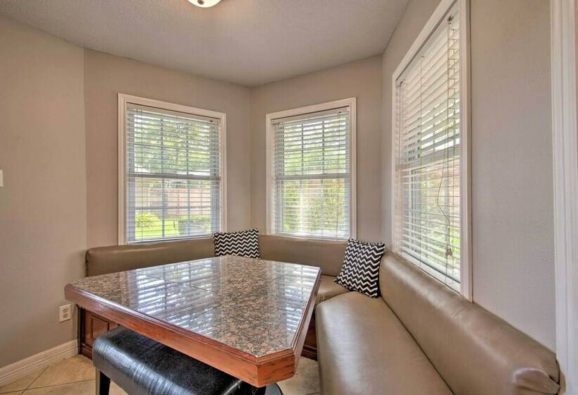 Pet Friendly Spring House & Apartment: Yard & Pool