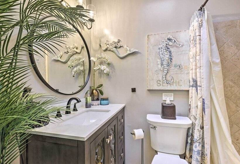 Picturesque Ventura Retreat: Steps To Shore!