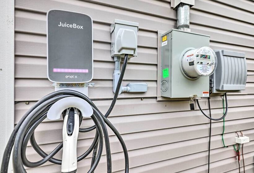 Pocono Summit Winter Escape W/ Game Room!