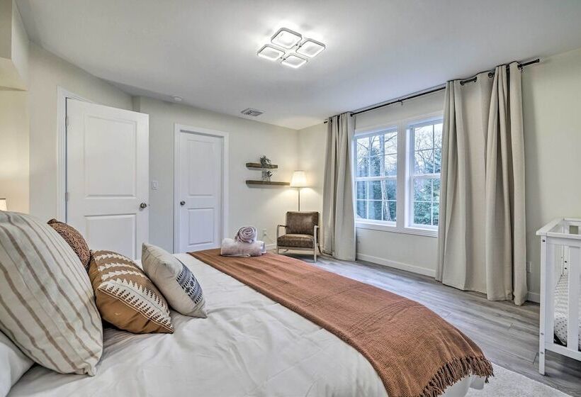 Pocono Summit Winter Escape W/ Game Room!