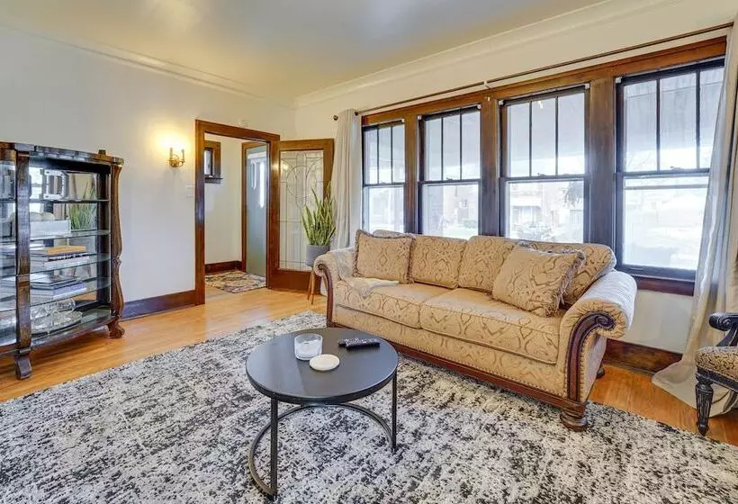 Renovated Victorian House ~ 7 Miles To Downtown!