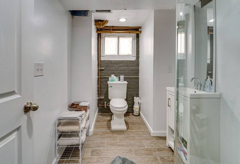 Renovated Victorian House ~ 7 Miles To Downtown!