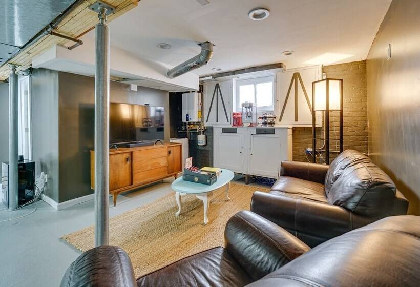 Renovated Victorian House ~ 7 Miles To Downtown!