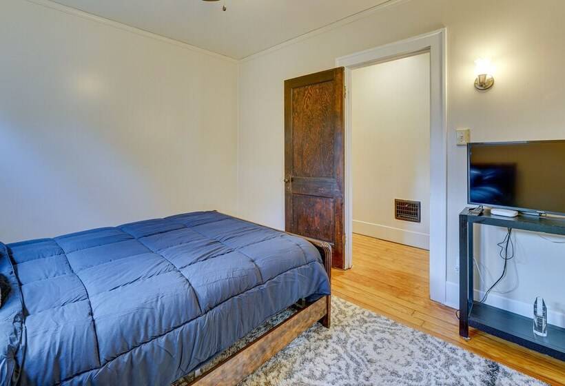 Renovated Victorian House ~ 7 Miles To Downtown!