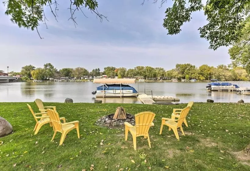 Rock River Waterfront Cabin: Dock & Game Room!