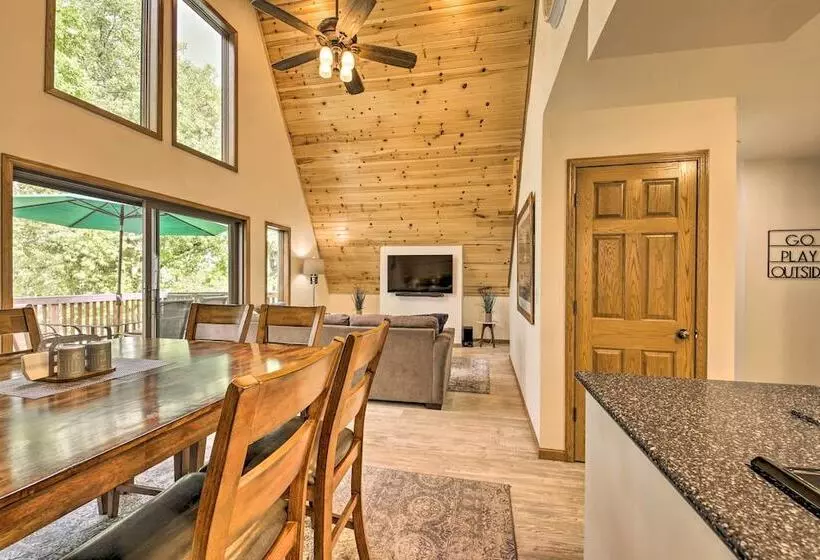 Rock River Waterfront Cabin: Dock & Game Room!