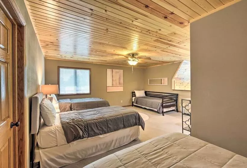 Rock River Waterfront Cabin: Dock & Game Room!