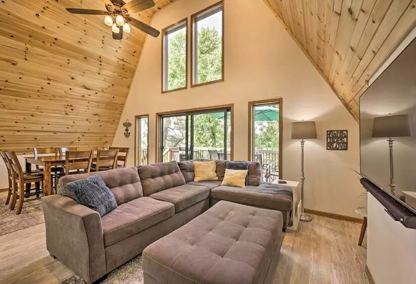 Rock River Waterfront Cabin: Dock & Game Room!