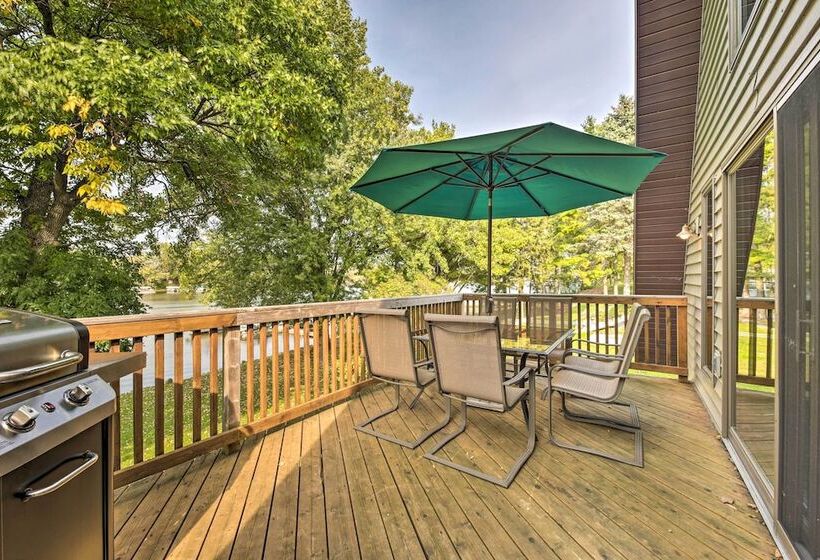 Rock River Waterfront Cabin: Dock & Game Room!