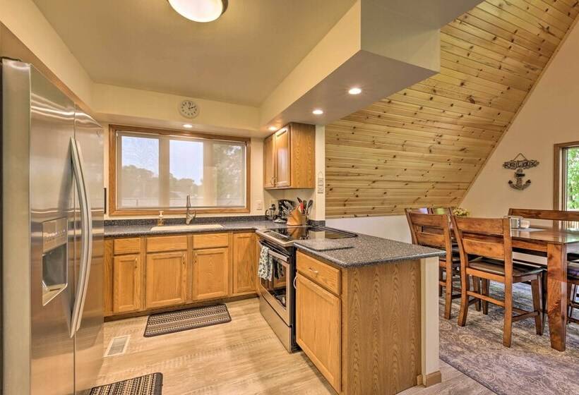 Rock River Waterfront Cabin: Dock & Game Room!