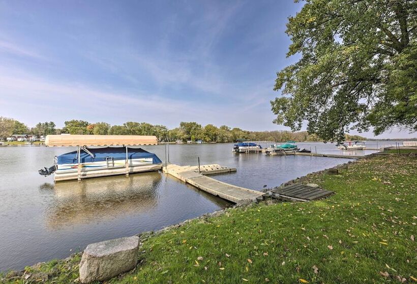 Rock River Waterfront Cabin: Dock & Game Room!