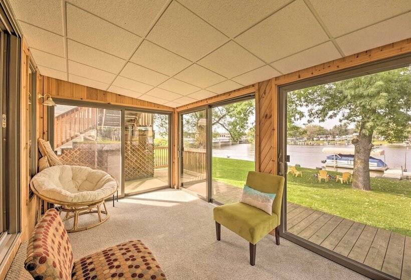 Rock River Waterfront Cabin: Dock & Game Room!