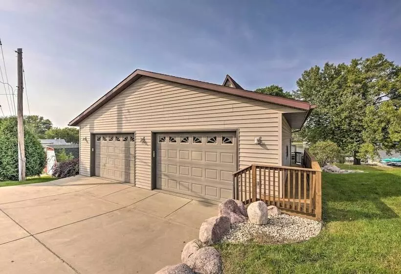 Rock River Waterfront Cabin: Dock & Game Room!