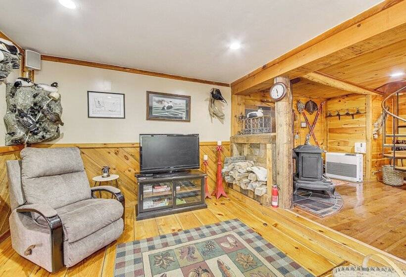 Rustic Searsport Cabin: Loft + Sunroom On 10 Acres