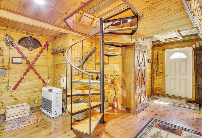 Rustic Searsport Cabin: Loft + Sunroom On 10 Acres