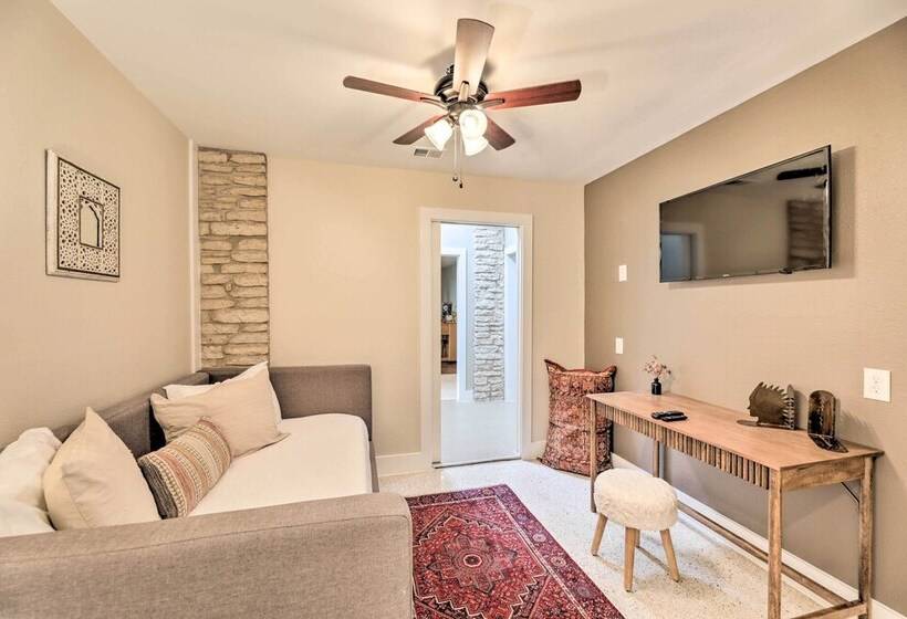 Scenic Austin Escape W/ Pool < 8 Mi To Dtwn!