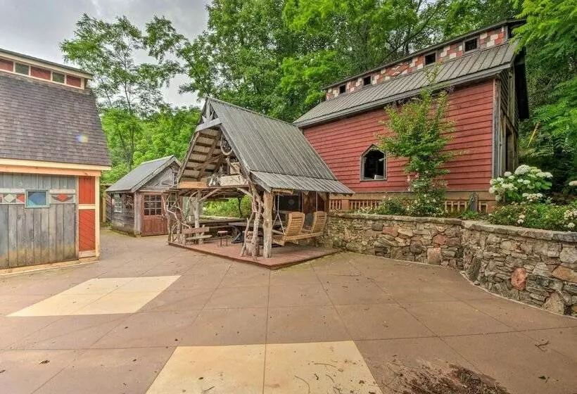 Smoky Mountain Home On 20 Acres W/ Patio, Views