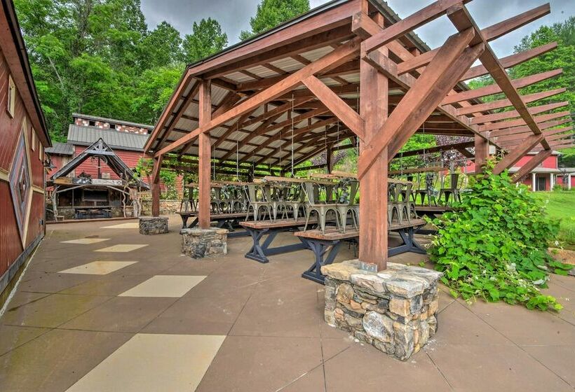 Smoky Mountain Home On 20 Acres W/ Patio, Views