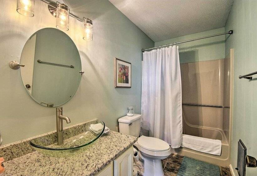 Smoky Mountain Home On 20 Acres W/ Patio, Views