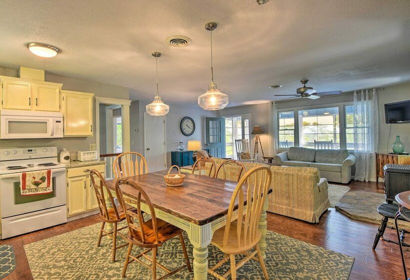 Smoky Mountain Home On 20 Acres W/ Patio, Views