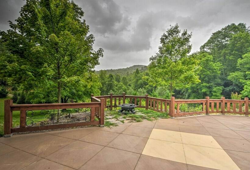 Smoky Mountain Home On 20 Acres W/ Patio, Views