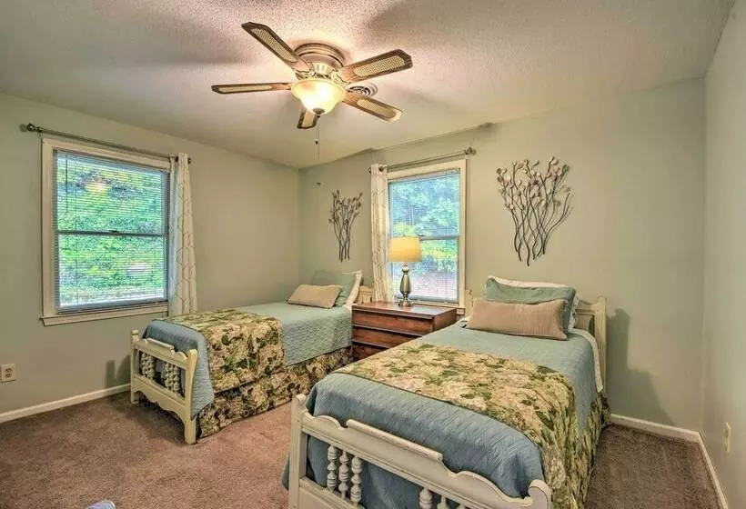 Smoky Mountain Home On 20 Acres W/ Patio, Views
