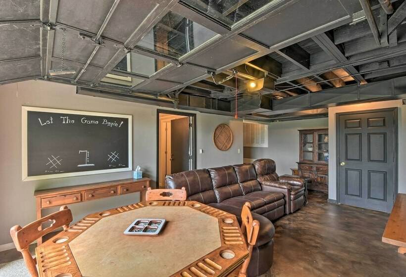 Smoky Mountain Home On 20 Acres W/ Patio, Views